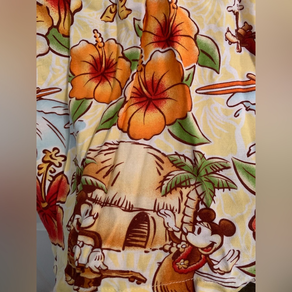 Disney Hula Hawaiian Shirt All Over Print Mickey Mouse Minnie Floral Size L - Picture 7 of 7